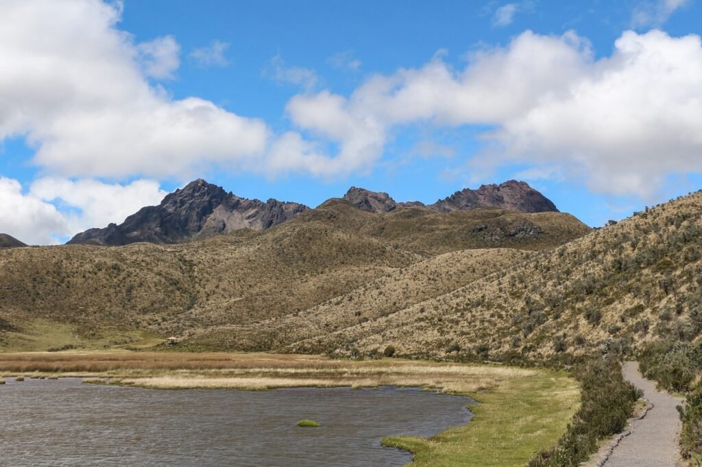 Limpiopungo Lagoon with Rumiñahui Volcano behind