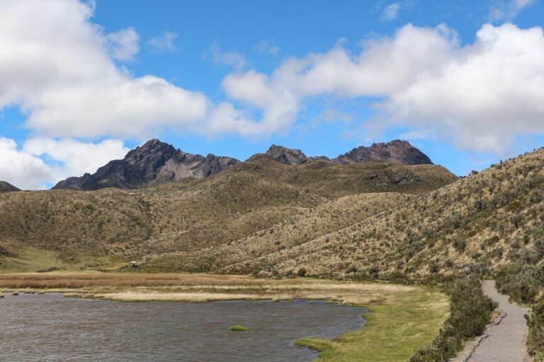 Limpiopungo Lagoon with Rumiñahui Volcano behind